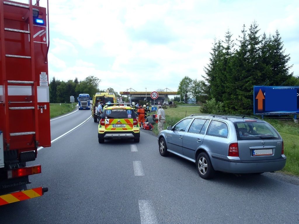 obrázek: Uvolněné víko autobusu amputovalo cyklistovi ruku