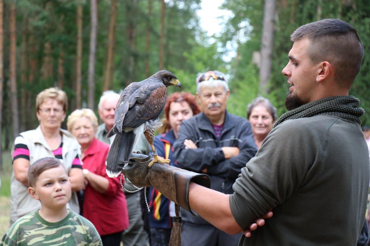 V Bujesilech si připomněli odhalení památníku svatému Hubertovi