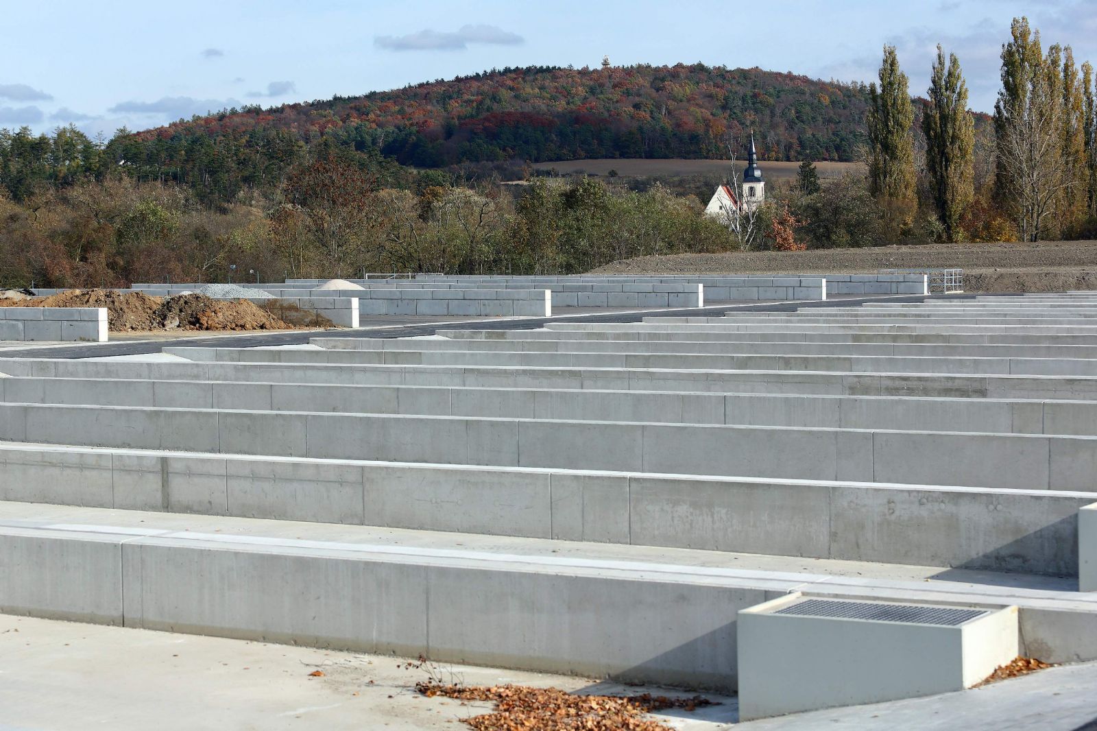 obrázek: V čistírně odpadních vod v Plzni jsou nová kalová pole za 100 milionů