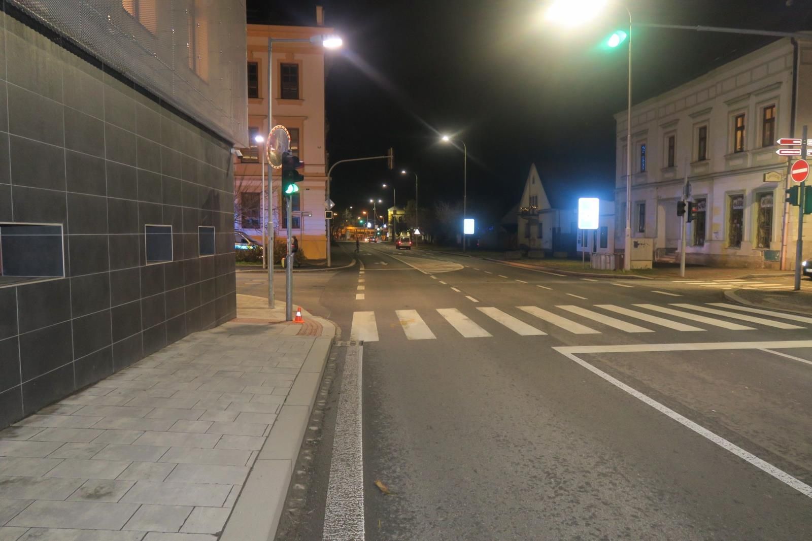 obrázek: V Domažlicích srazil na přechodu chodkyni, z místa ujel