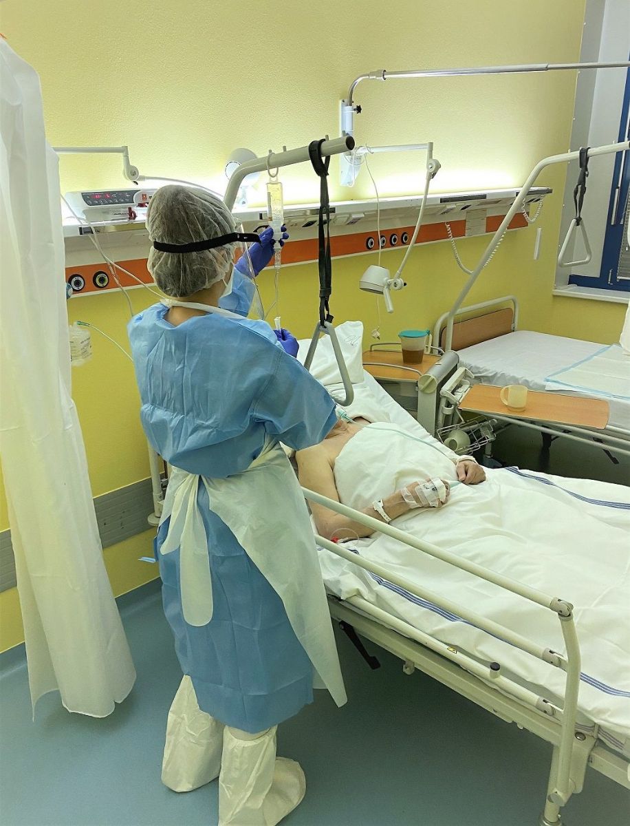 obrázek: V krajských nemocnicích ještě více vzrostl počet covidových pacientů