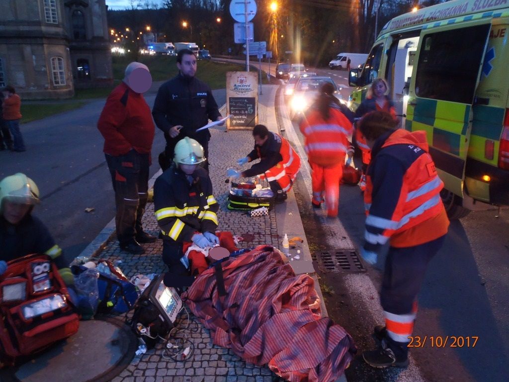 obrázek: V Plasích srazil motorkář chodce