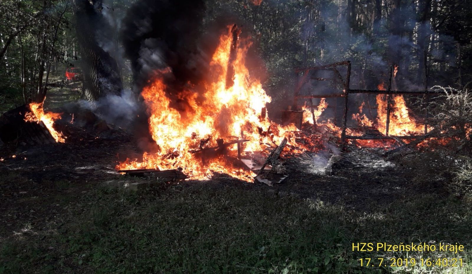 obrázek: V Újezdu u Chanovic hořel včelín, škoda 800 tisíc