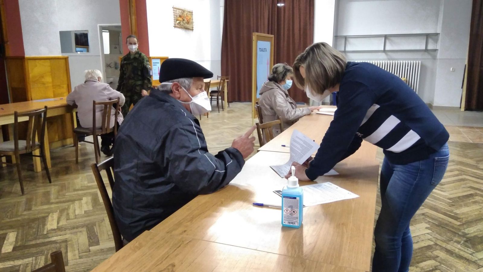 obrázek: Ve stodském kulturáku naočkovali prvních sto lidí