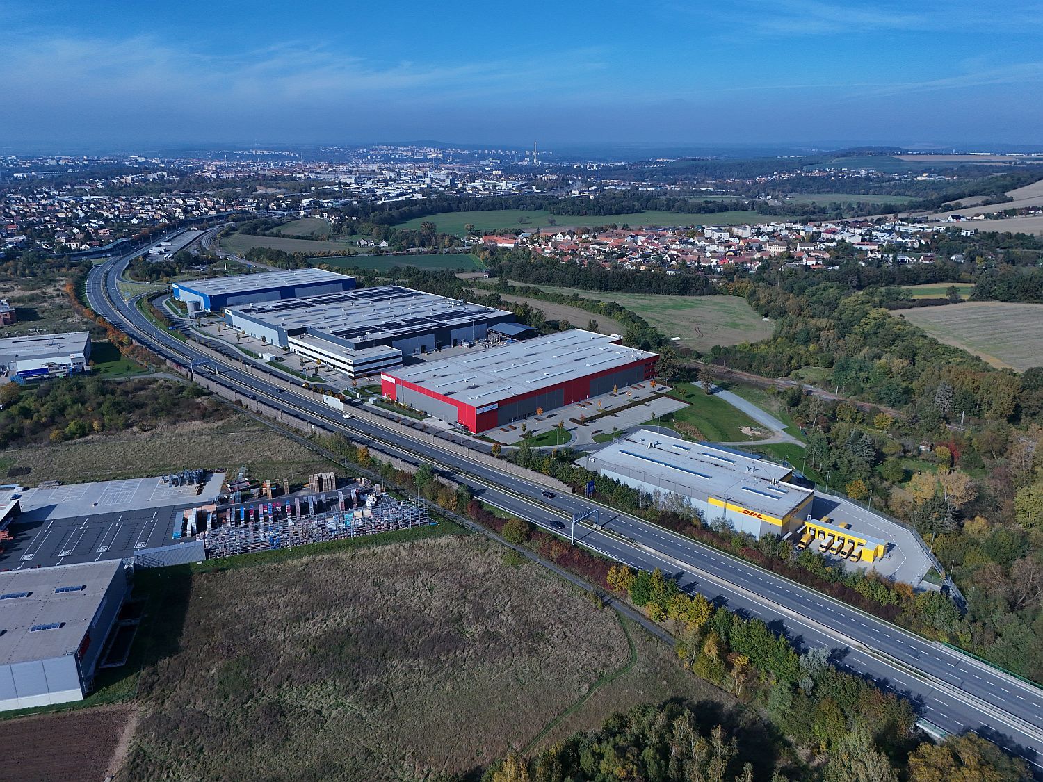 obrázek: VGP spustila novou fotovoltaickou elektrárnu na střeše haly v Plzni