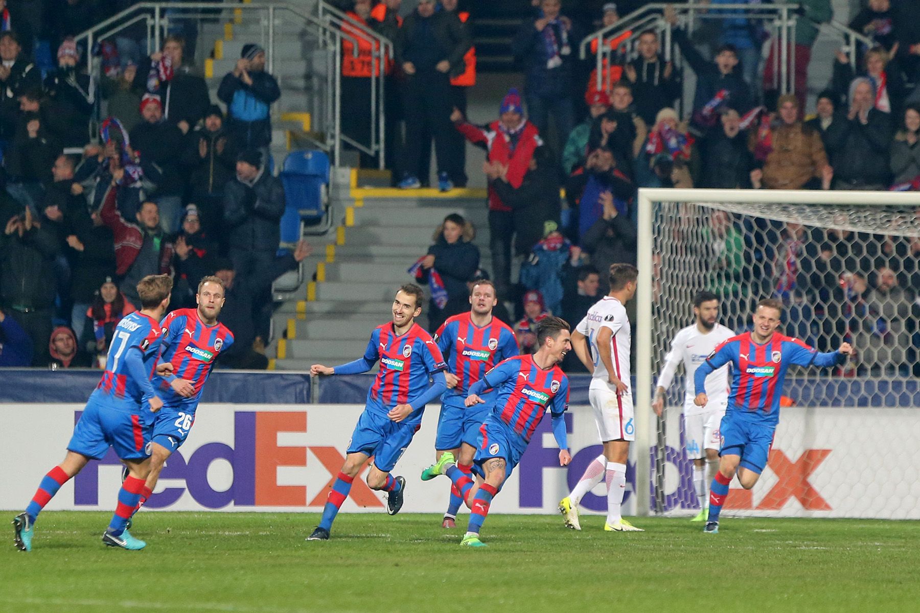 obrázek: Viktorka porazila FCSB 2:0 a je v jarní fázi Evropské ligy!