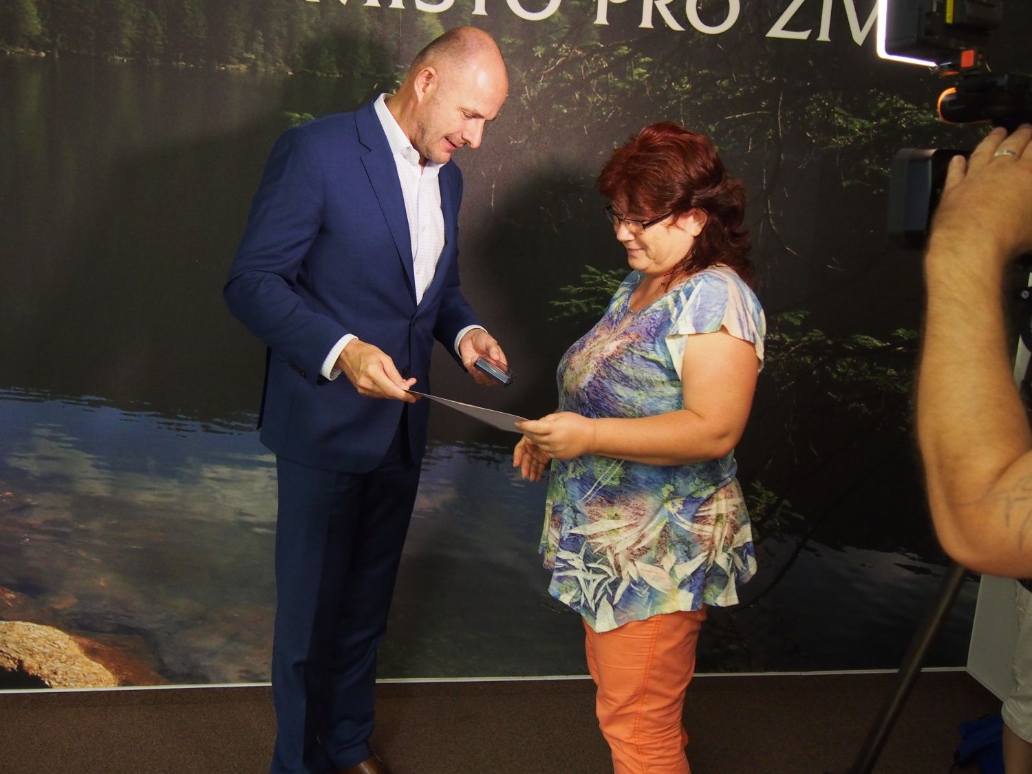 obrázek: Vítězný tým Mezinárodních her seniorů ocenil hejtman