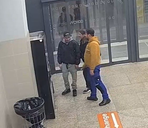 obrázek: Vnikli do plzeňské prodejny. Pomůžete policii?