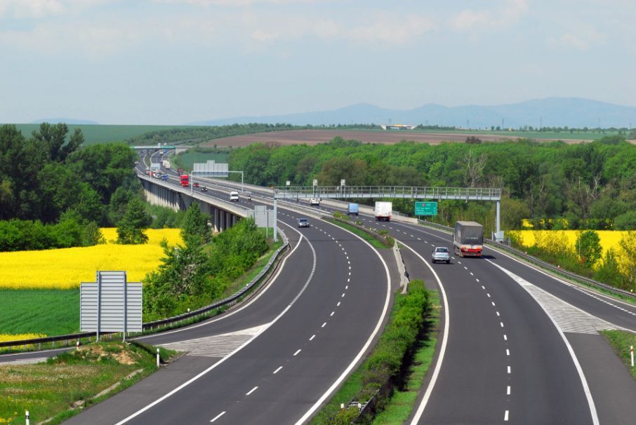 obrázek: Z dálnice D5 mizí levé stoupací pruhy