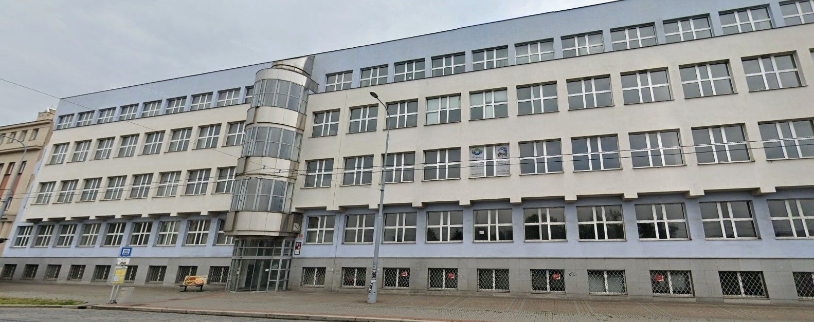 obrázek: ZČU bude znovu prodávat budovu bývalého ředitelství Škodovky