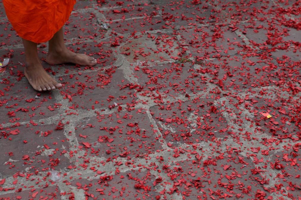 Robert Rambousek / BETWEEN HEAVEN AND EARTH