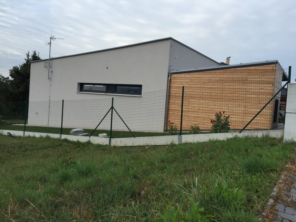 obrázek: Cenově dostupné oplocení rodinných domů s jednoduchou a rychlou montáží
