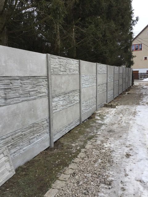 Fotbalového hřiště FC Mýto má nové betonové oplocení