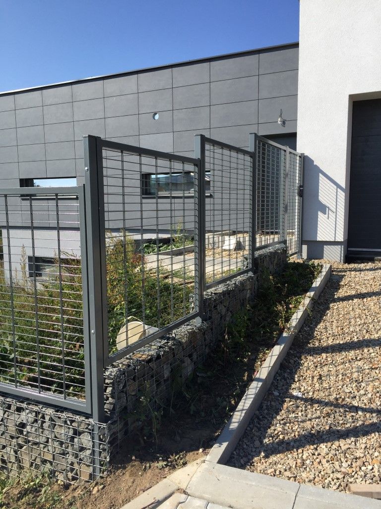 Moderní rámové oplocení RD Rokycany