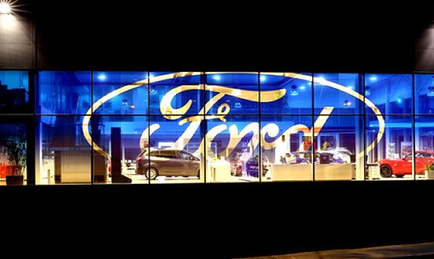 AMB Praha otevřel první FordStore v České republice