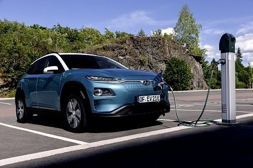 obrázek: Hyundai představuje modernizovaný model KONA Electric