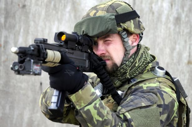 obrázek: Armáda rychle nakoupí zbraně, dá za ně přes miliardu