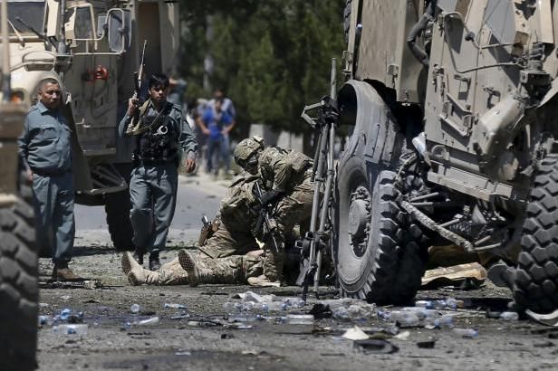 obrázek: Atentát na konvoj NATO. Kábulem otřásl výbuch