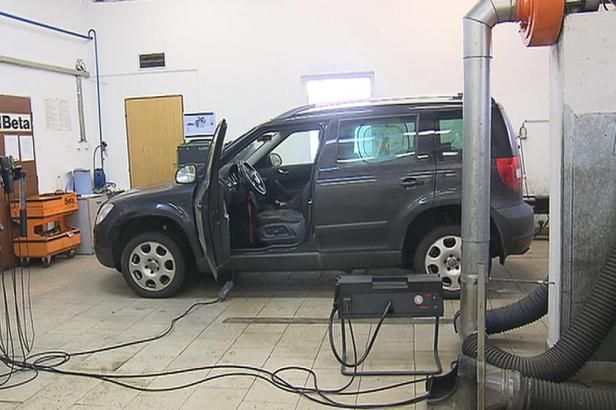 obrázek: Autoservisy nechtěně mažou data o emisích. Ministerstvo mírní podmínky STK