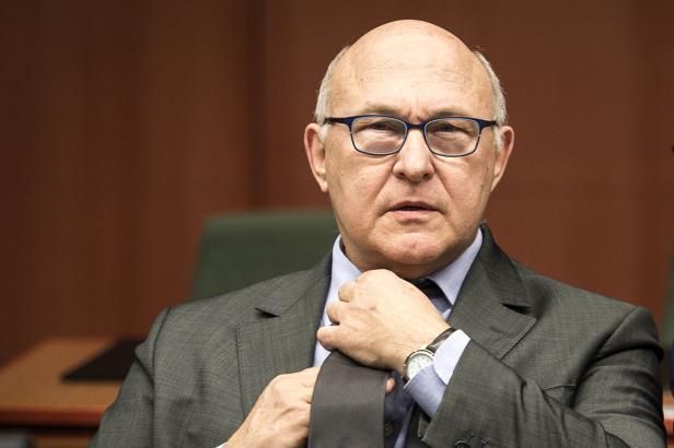obrázek: Boj proti terorismu by měl ve Francii zahrnovat i omezení plateb v hotovosti