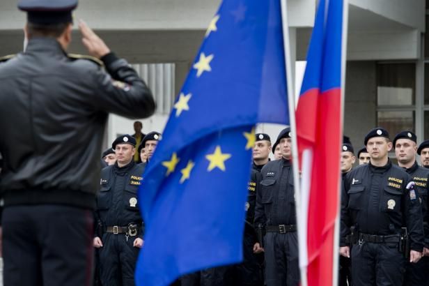 obrázek: Budapešť ocenila spolupráci s Prahou, OSN chválí české dobrovolníky za pomoc s uprchlíky