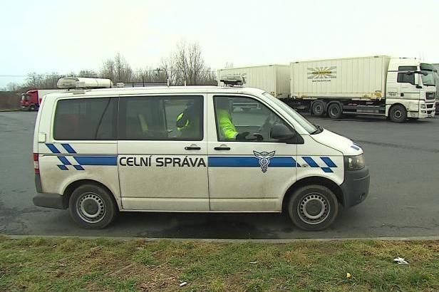 obrázek: Celníci nemohou vymáhat pokuty od cizinců, kteří neplatí mýtné