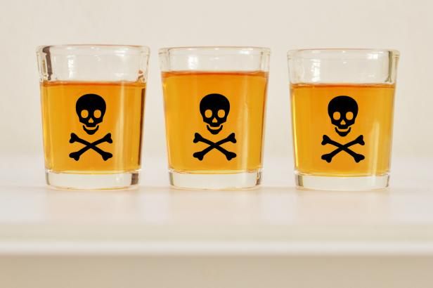 obrázek: Celníci rozšiřují oblast kontrol alkoholu – hledají původ smrtícího metanolu na Kladensku