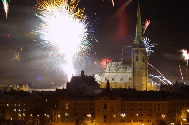 obrázek: Češi se připravují na Silvestr, ohně nad městy vykvetou i na Nový rok