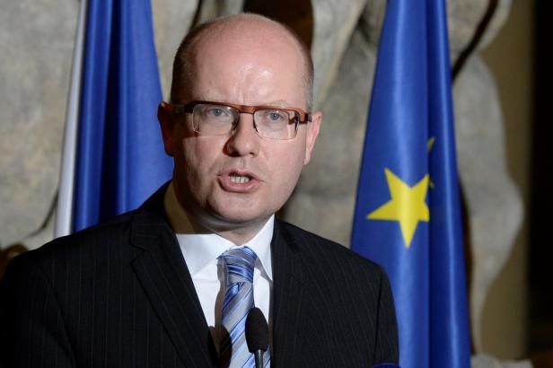 obrázek: Česko svolá mimořádný summit Visegrádu. Chce řešit migrační krizi