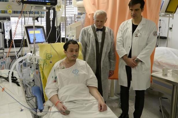 obrázek: \nČeští lékaři podruhé v historii transplantovali pacientovi srdce i plíce\n