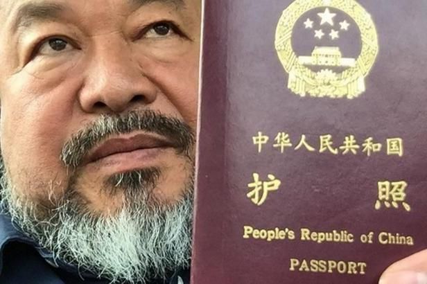 obrázek: Čínský disident Aj Wej-wej dostal po letech svůj pas zpět
