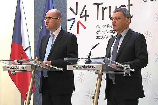 obrázek: ČR přebírá taktovku Visegrádu. Příští rok vznikne V4 battlegroup