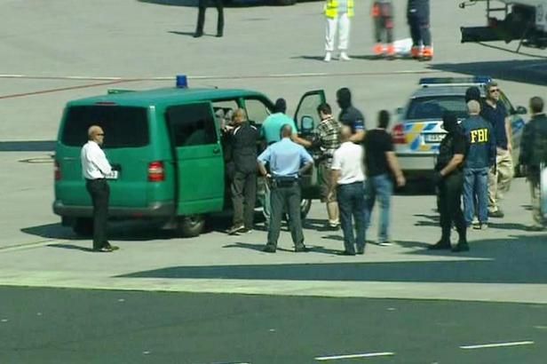 obrázek: Dahlgren je v cele v Brně, na letišti ho české policii předala FBI