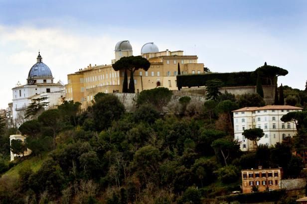 obrázek: Další krok blíže k lidem: František zpřístupní turistům Castel Gandolfo