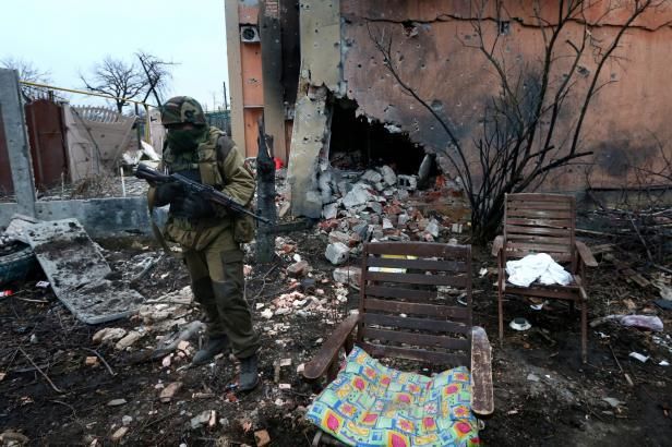 obrázek: Donbas: Ostřelování Doněcku a přeskupování techniky u Mariupolu