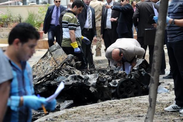 obrázek: Egyptští radikálové míří vysoko - atentát nepřežil hlavní žalobce