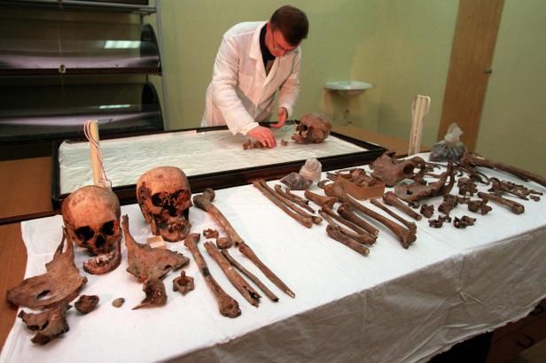 obrázek: Exhumace posledních Romanovců – spočinou carské děti ve společné hrobce?