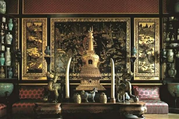 obrázek: Francie přišla během sedmi minut o artefakty nevyčíslitelné hodnoty