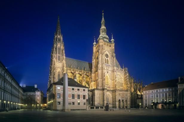 obrázek: Hrad zvažuje bezpečnostní rámy při vstupu do Katedrály sv. Víta