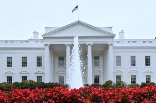 obrázek: Hrad zvažuje bezpečnostní rámy. Jak se chrání hlavy jiných států?