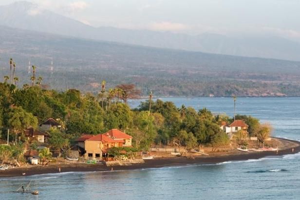 obrázek: Indonésie zakázala alkohol v malých obchodech. Letoviska protestují