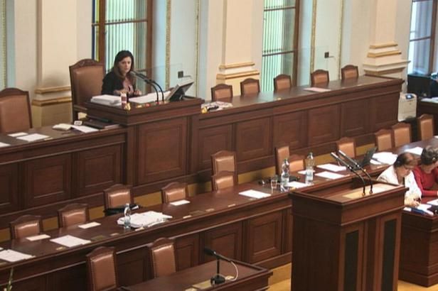 obrázek: Interpelace tentokrát bez premiéra – a dopoledne i bez ministrů