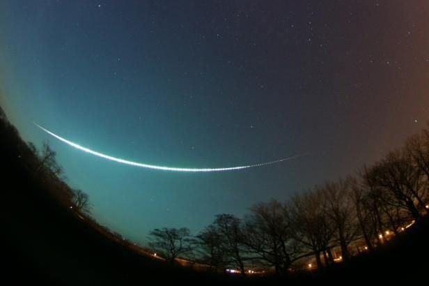 obrázek: \nJak se hledá meteorit? Těžko, i když se ví, kde dopadl\n