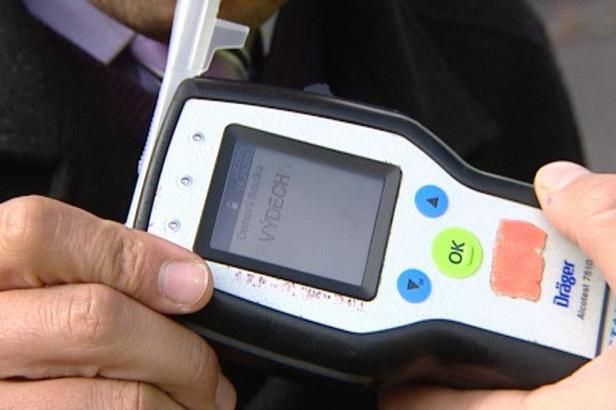 obrázek: Jedno pivo a jedu - senátoři chtějí prolomit nulovou toleranci