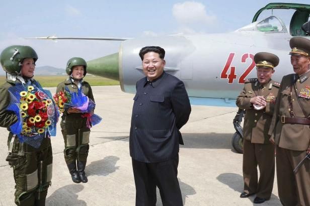 obrázek: Kim chválil první pilotky stíhaček: Jako 