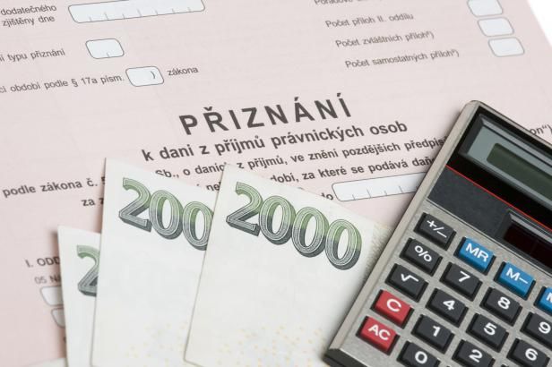 obrázek: Kobra stíhá sedm lidí za třísetmilionové krácení daní
