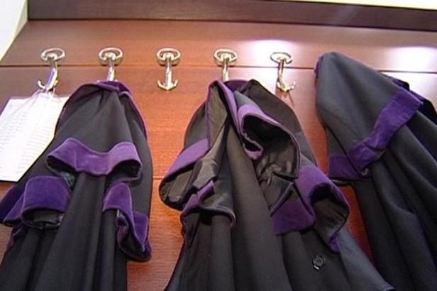 obrázek: Kolem soudcovských platů je opět rušno. Znovu jdou k Ústavnímu soudu