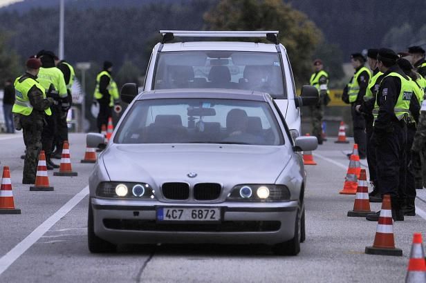 obrázek: Kontroly na hranicích bude moci nařídit vnitro, usnesla se vláda