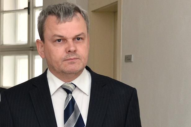 obrázek: Koval dostal za korupci tříletý trest, vinu odmítá