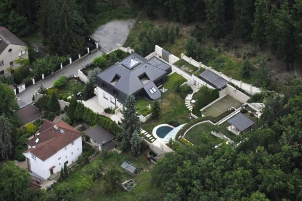 obrázek: Krejčířově manželce možná zůstane luxusní vila